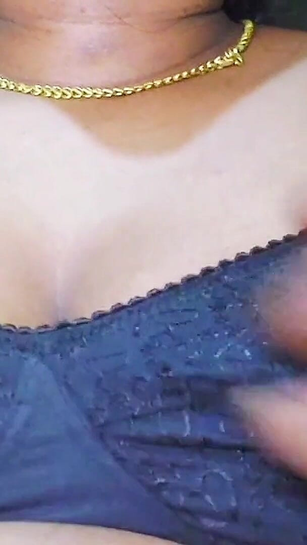 Desi Mohini: デシ・ホワイトガール・カヴィタ 新セックスビデオパート - 01
