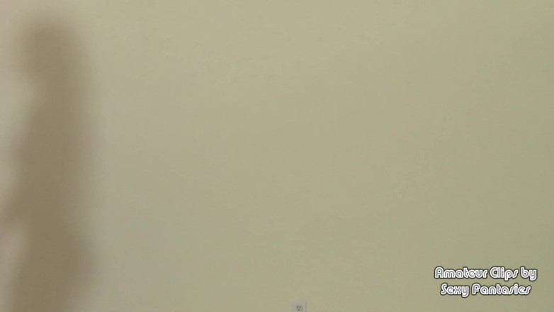 Brittany Lynn: MAMĂ SEXY CU VEDERE LA PERSOANA 1 cu acțiune adâncă în gât...