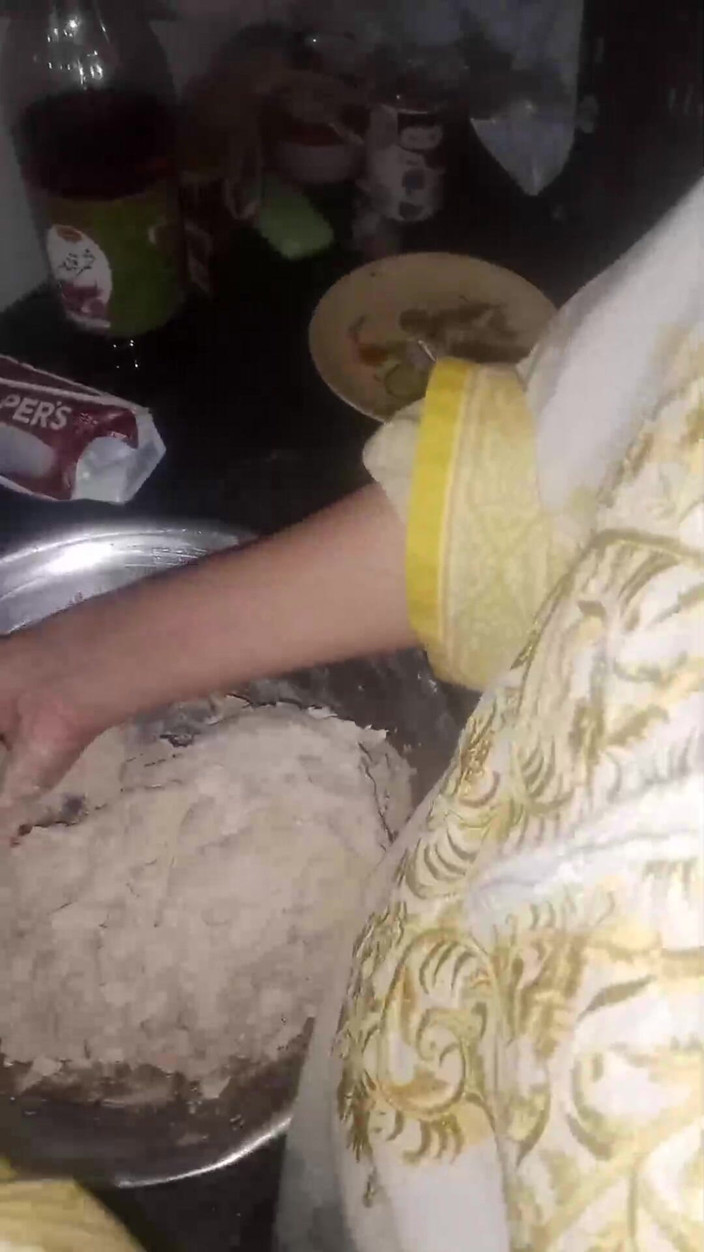 SHAKRATASNEEM: Dasi adik tiri yang hot sama pacarnya di malam hari