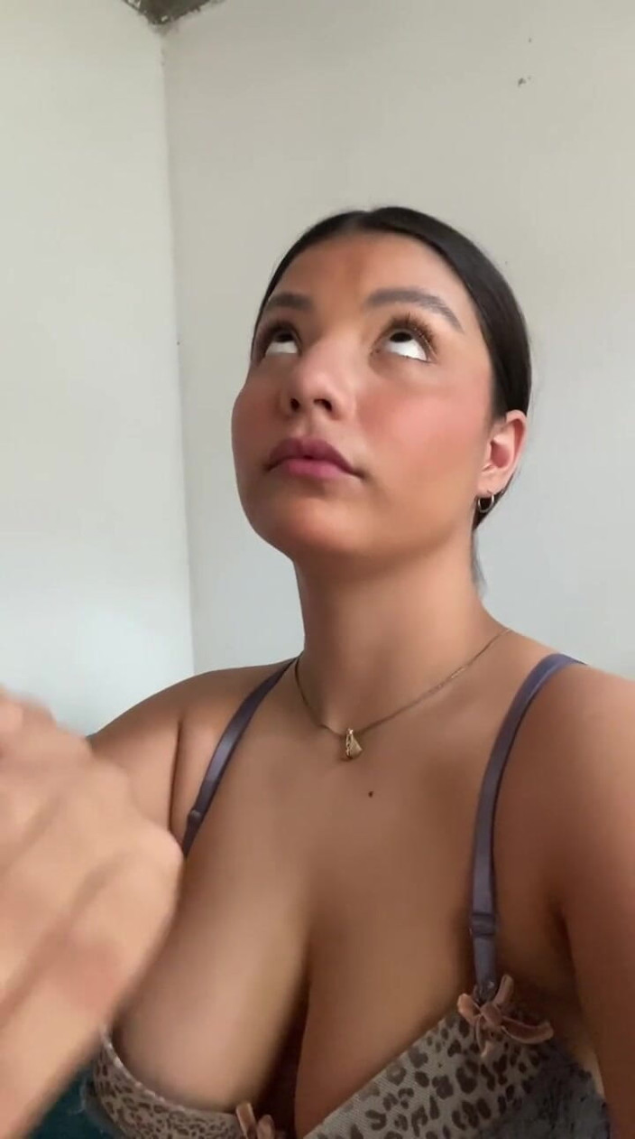 mackencie29: Beautiful 18 Year Old Girl Just Turned 18 Loves to Suck Cock