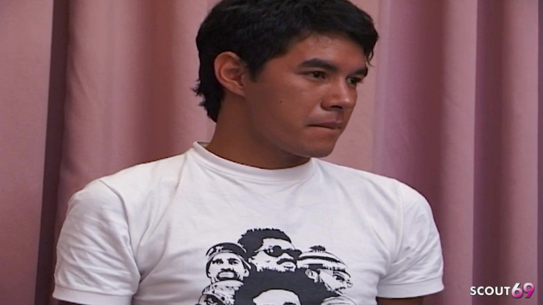 Shemale TS Collection: Un mec se fait sodomiser par une trans blonde à gros...