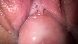 Ik neukte mijn geile stiefzus, strakke romige kut en klaarkomen van dichtbij