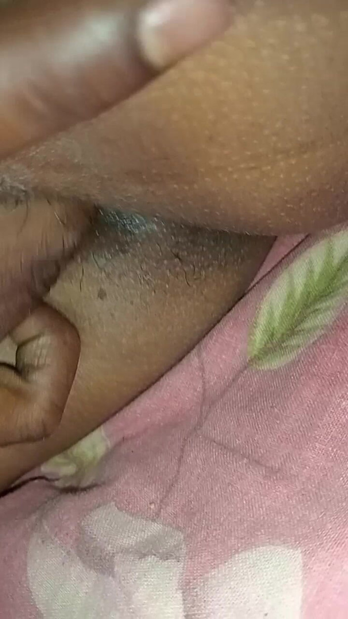 Raja puja: Desi Bhabhi knullar av sin man. Om du vill knulla...