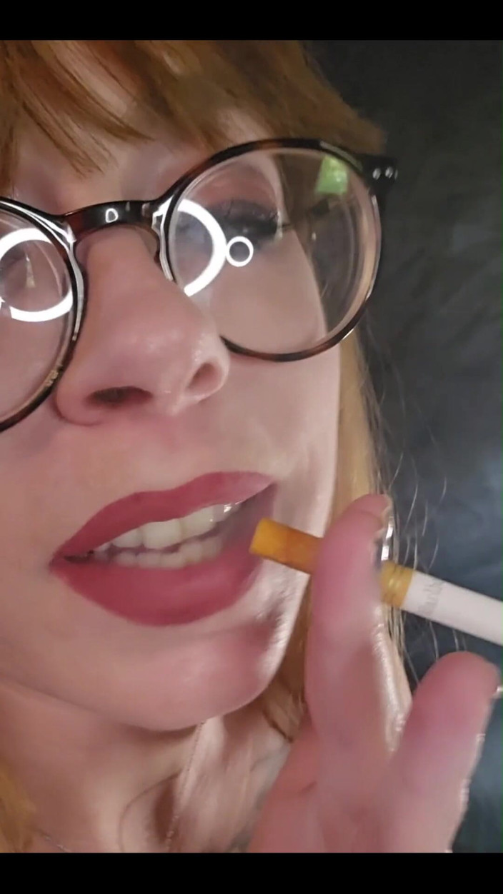 MistressThrope: Side view smoking