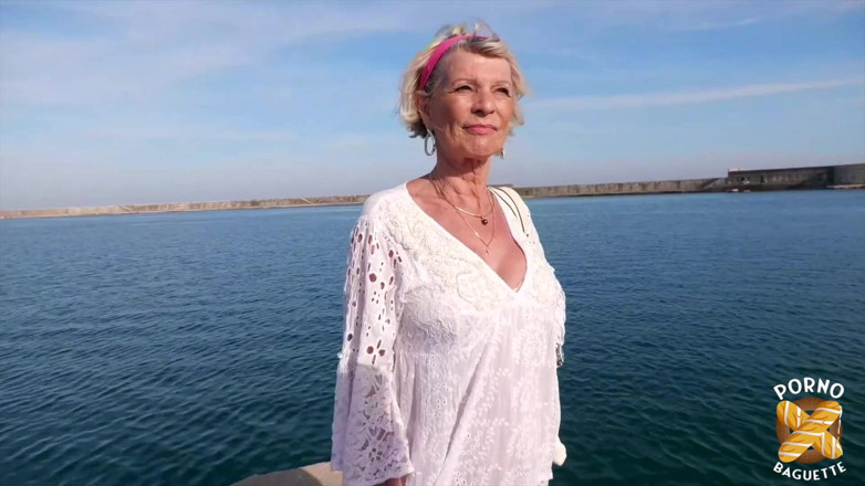 Porno Baguette: Eva di 70 anni vuole ancora due bei cazzi
