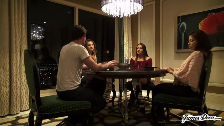 James Deen: Avi Love, Bambi, Sami Parker v reverzní gangbang akci s...