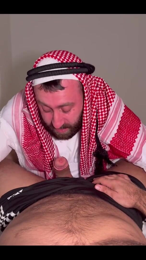 Massive daddy xxx: Sheik dientot sama ayah tirinya yang gemuk