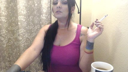 Abby Anna: Café du matin et heure de cigarette