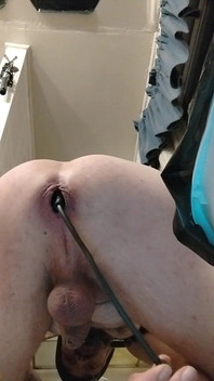 Soda Can Sized Plug Push Out Then Pop Back in