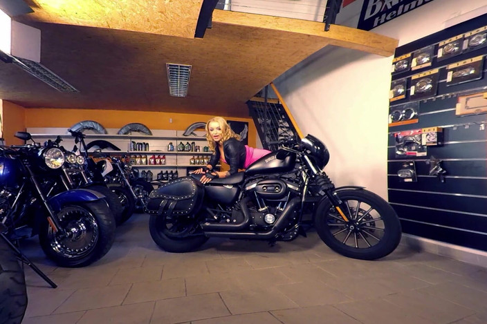 Bikes And Babes TV: 3dvr - 198 - Daphne Klyde