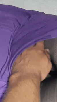 퇴근 후 팬티 없이 집으로 돌아온 남편을 남편이 봤어.