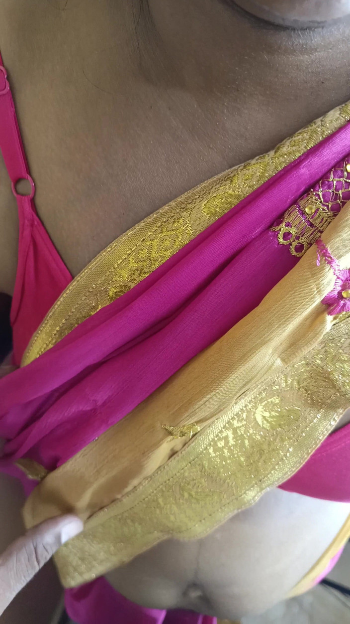 Laxi ammu: Sora vitregă - romantism sexy cu structură drăguță