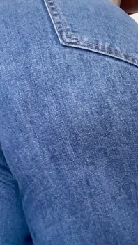Dikke reet milf scheten laten in spijkerbroek