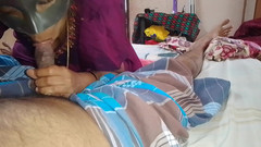 LEGSCOUPLE12: Jururawat Delhi meletakkan zakar suaminya ke dalam mulutnya dan memuaskannya