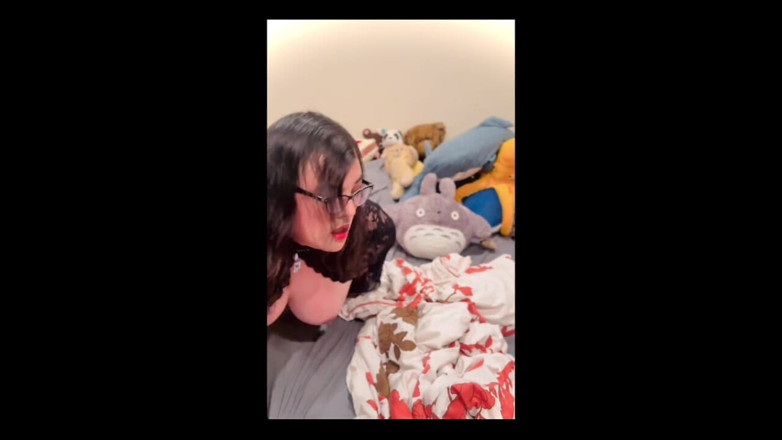 Christi Cream Cake: Goth Trans Bimbo MILF Christi Cream Cake Shows off Jiggle...