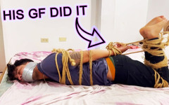 Selfgags femdom bondage: Dominantní přítelkyně cvičí své dovednosti při šukání provazem v intenzivním otroctví