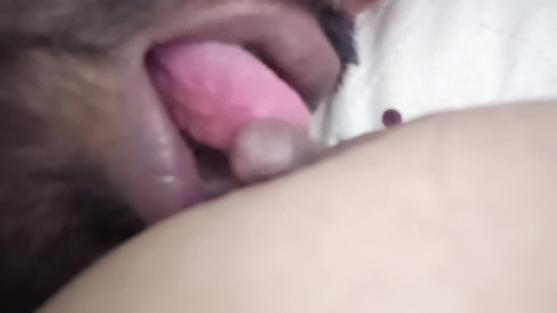 Catchybusty: 丰满的乳白色把你逼疯了