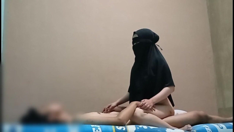 Famly sex: My Girlfriend in My Room Took Me to the Boarding...