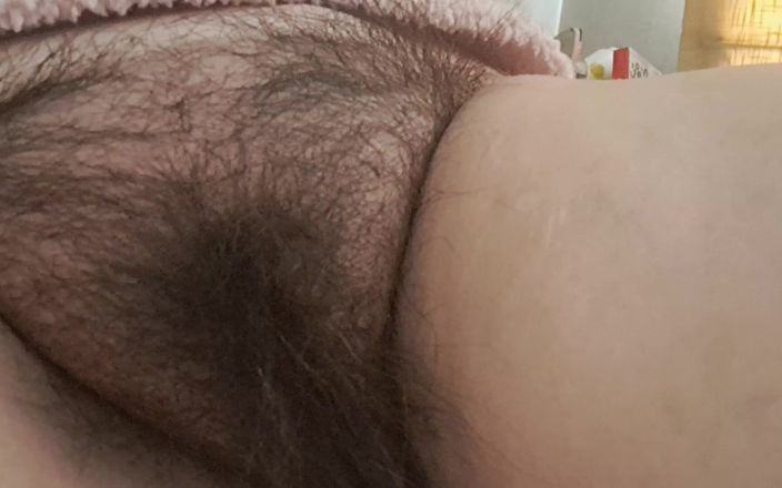 Mommy big hairy pussy: Große behaarte muschi, mutter