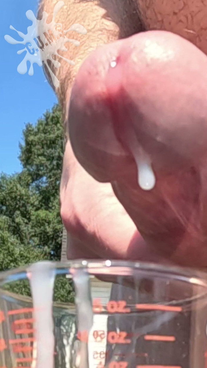 Cum Juggler: C.u.m.s - Close up and Motion Slowed - Solo Cumshot