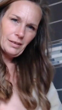 Une belle-mère enseigne le vagin et les orgasmes