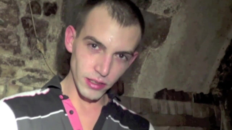 Sneaker gay: Тім Косла відтраханий Грегом Століттям у непомітному підвалі