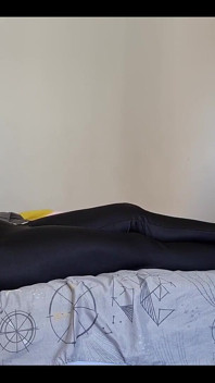 Si cantik kiffa lagi santai di ranjang