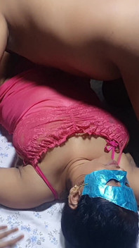 Nadržená Bhabi Want má creampie