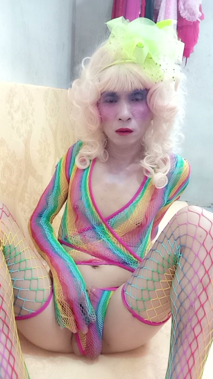 nguyen dang thien tri: Oanh Le Transgender Wearing Sexy Clothes Porn Selfie to the...
