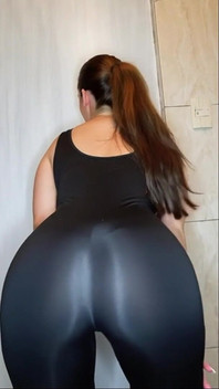 ジムの後に自分の尻を見せる