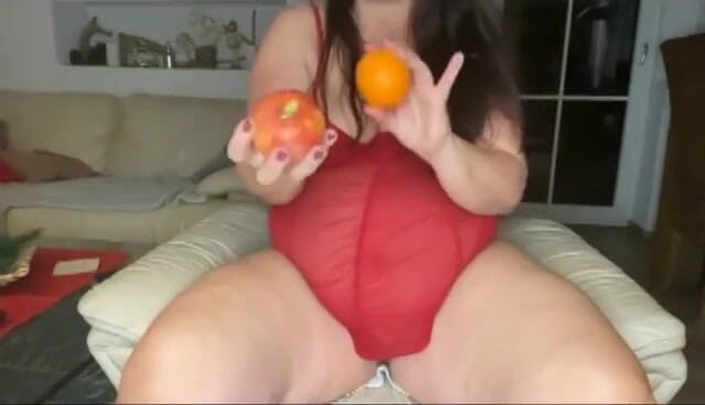 Tanja Tachee: Apple or orange. Or both fit in my cunt?