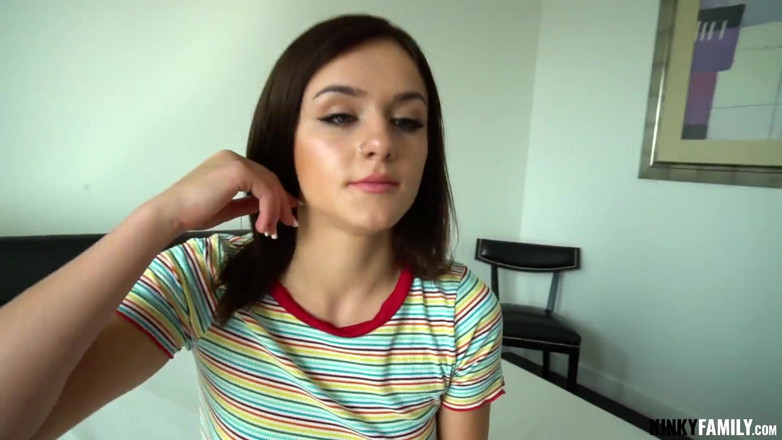 Kinky Family: Cash got me fucking my stepsis