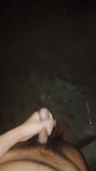 Menunggu Ayah Tiri dalam Kegelapan. Muncrat di jalan!