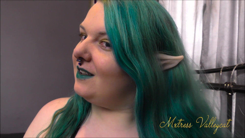 Mxtress Valleycat: Elf ear exploration