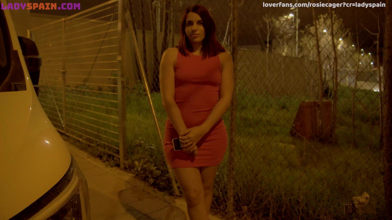 Lady Spain: Capturada na rua jovem cubana com peitos naturais pequenos, bunda...