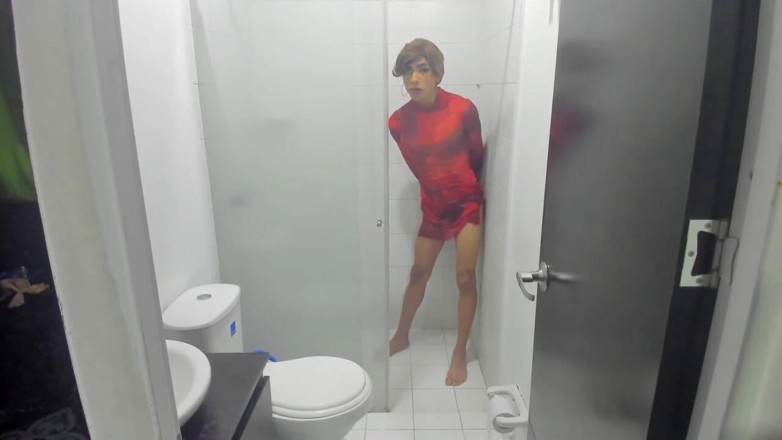 Gigi Prince: Colombian Femboy Juicy Ass Twerk with Dildo in the Shower
