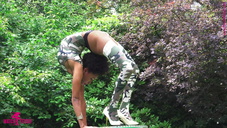Gymnastic: 야외에서 곡예