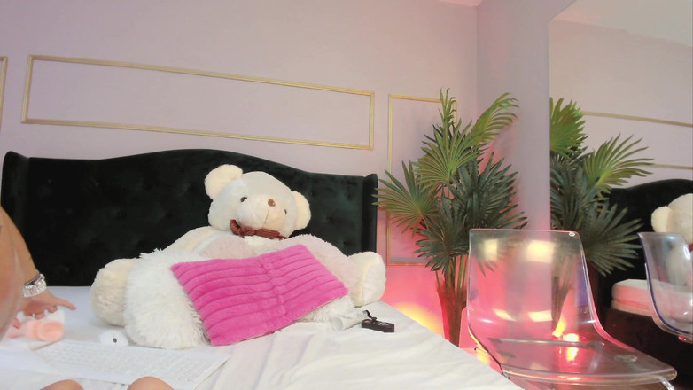 KirraWhite: Bellezza bionda squirt anale