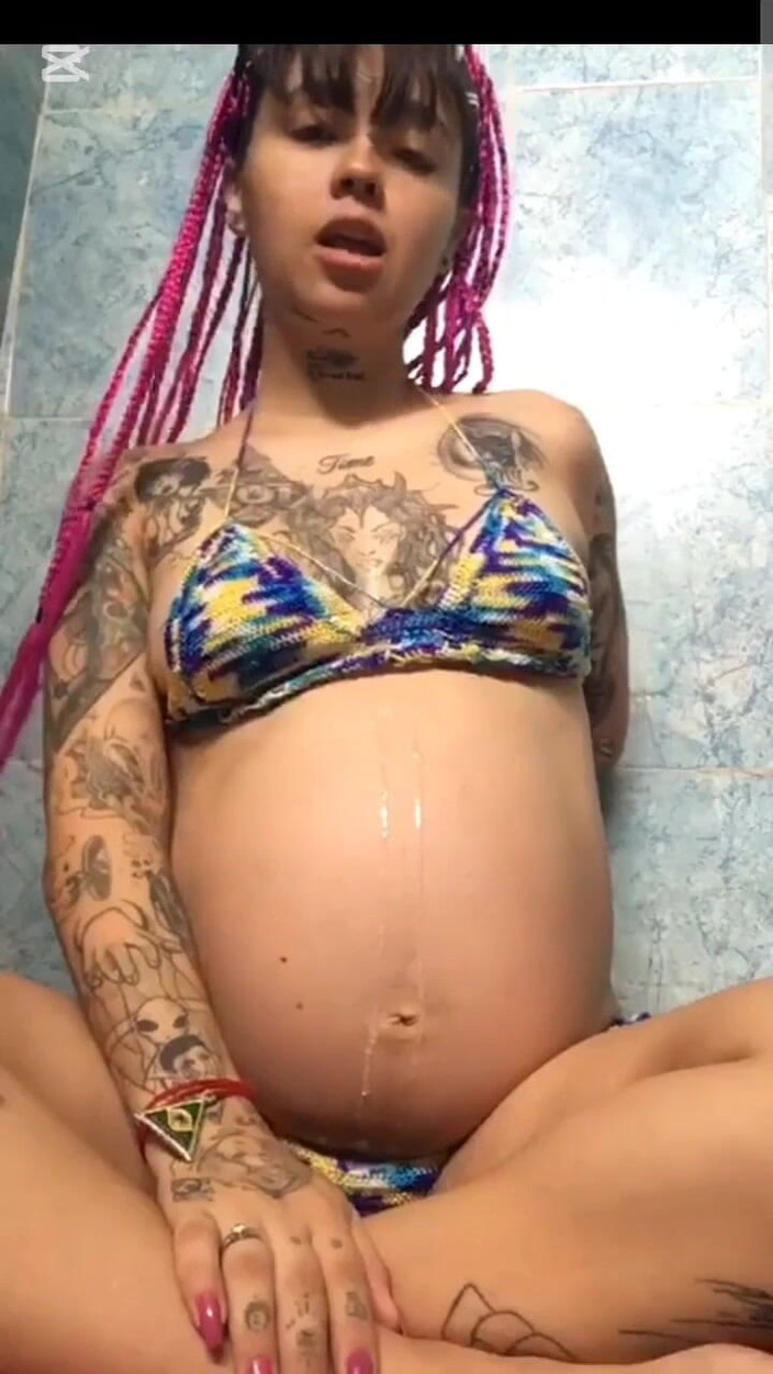 Dalyla: Una gnocca arrapante in gravidanza