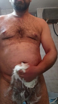 Meester papa komt klaar onder de douche
