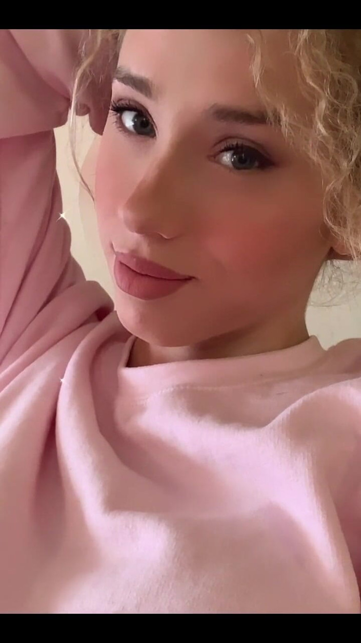 Tia Tizzianni Productions: I Did My Makeup. Will You Come Cuddle with Me?