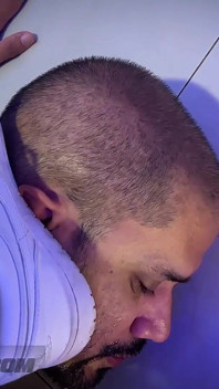Pod mýma nohama: degenerační submisivní koš