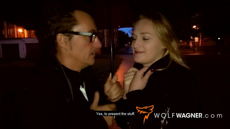 Wolf Wagner Com: Cute teen chick Scarlett Scott meets an older guy in...