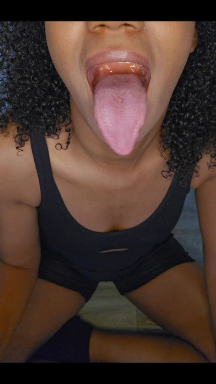 Bunnii: Massive Tongue