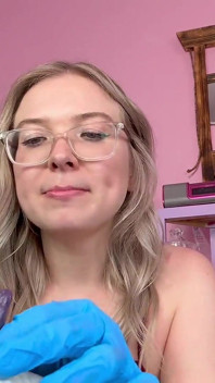 Giantess Penectomy najmniejszy człowiek W najmniejszym kutasie