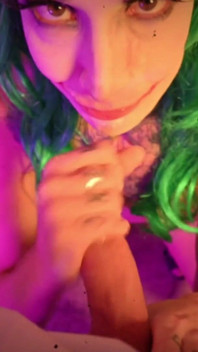 Joker yarağı emiyor cosplay makyajı yüze boşalma