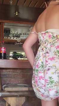 Ella no usa ninguna bragas follando en la primera noche en la cita de Tinder