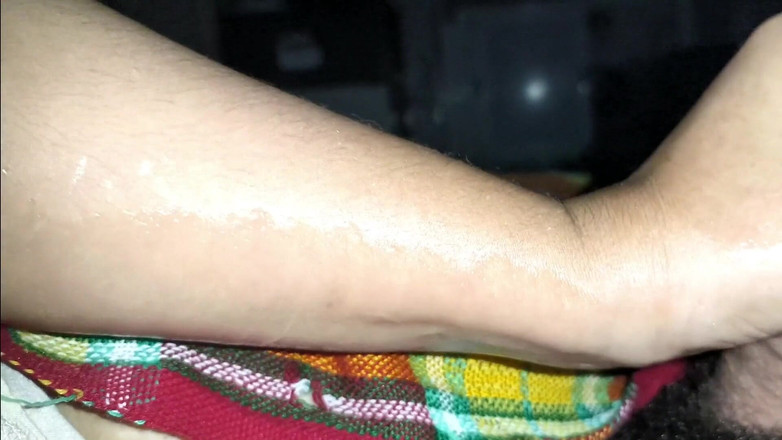 Moroccancouple: Buceta oleada fodendo dedilhando minha buceta árabe quente