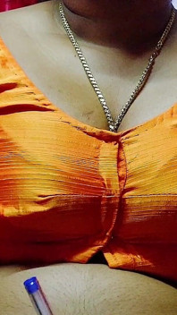 巨乳インド人おばさんとホテルボーイとのセックス