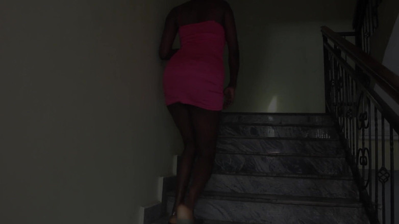 Itxbush: Yoruba hookup loszka zerżnięta na schodach